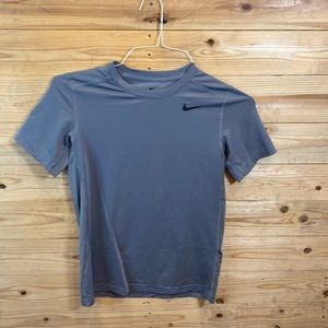 Boys Nike Dri-fit short sleeve shirt. NWOT. SIZE LARGE. Fits snug.